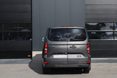 Ford Transit Custom Kombi M1 320 L2H1 Limited A8