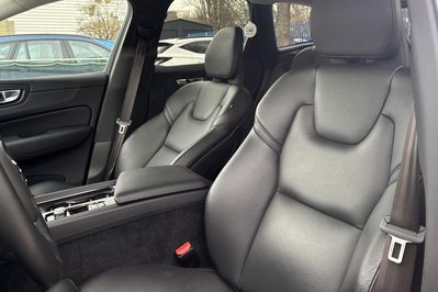 Volvo XC60 B4 B Plus Dark