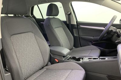 Volkswagen Golf LIFE PLUS 1.5 eTSI EVO2 DSG7