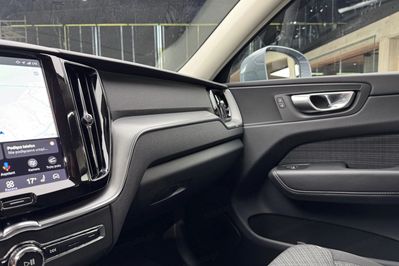 Volvo XC60 B4 D AWD Momentum Pro