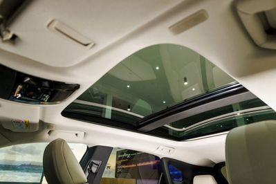 Lexus RX 450h+ Omotenashi