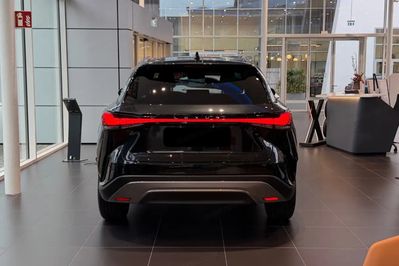 Lexus RX 450h+ Omotenashi 2.5 Hybrid Plug-in