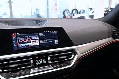 BMW Seria 3 330i aut