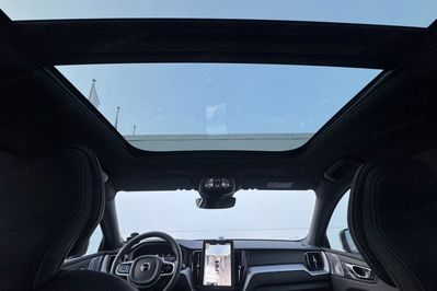 Volvo XC60 T8 Plug-In Hybrid AWD Polestar Engineered Black Edition