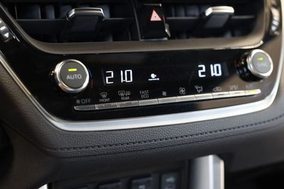 Toyota Corolla Cross 2.0 Hybrid Executive AWD