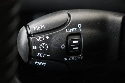 Peugeot 2008 STYLE 1.2 Turbo