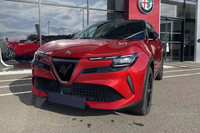 Alfa Romeo Junior 1.2 Ibrida Q4 eDCT