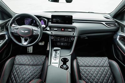 Genesis G70 T Plus Awd 8AT Sport