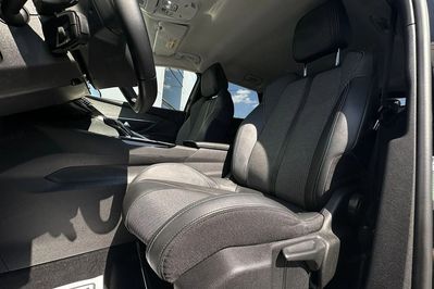 Peugeot 3008 225 e-EAT8 Allure Pack