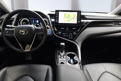 Toyota Camry 2.5 Hybrid Executive Cvt