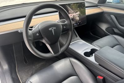 Tesla Model 3 RWD