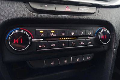 Kia Ceed 1.5 T-GDI L Business Line DCT