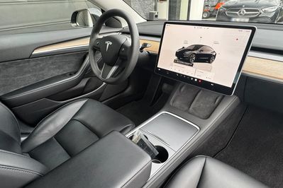 Tesla Model 3 Dual Motor AWD