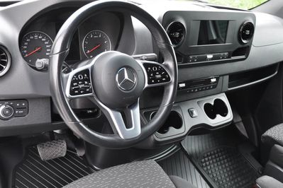 Mercedes Sprinter Standard Pro 9G-Tronic