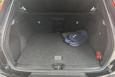 Volvo XC40 T5 Plug-In Hybrid Plus Dark