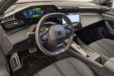 Peugeot 408 GT 1.2 mHEV e-DCS6