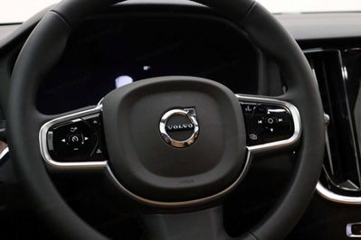 Volvo V60 T6 AWD Plug-In Hybrid Plus Dark