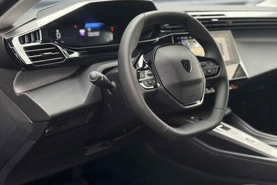 Peugeot 308 Allure 1.2 mHEV e-DCS6