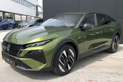 Peugeot 408 GT Exclusive S&S 1.2 mHEV  e-DSC6