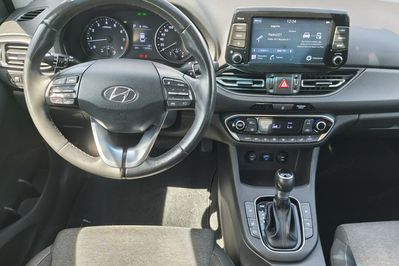 Hyundai i30 Fastback 1.5 T-GDI 48V Smart DCT
