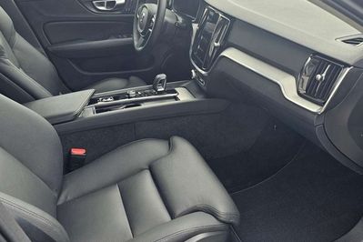 Volvo V60 B4 Plus Dark