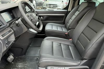 Peugeot Traveller BlueHDi Standard
