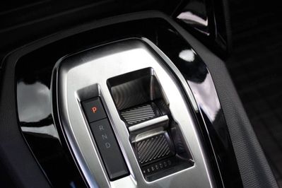 Peugeot 2008 Edition e-DCS6 PureTech mHEV