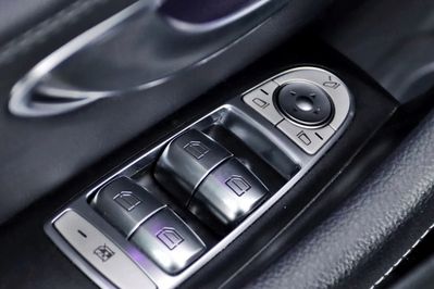 Mercedes E Klasa E 220 d 4-Matic AMG/Avantgarde