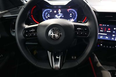 Alfa Romeo Junior 1.2 Ibrida Q4 Ti