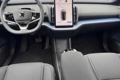 Volvo EX30 Single Motor Long Range Core