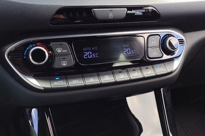 Hyundai i30 1.5 t-Gdi 48V Smart Dct