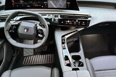 Peugeot 5008 Business 1.2 PureTech  e-DCS6  mHEV