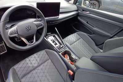 Volkswagen Golf R-Line 1.5 TSI HEV