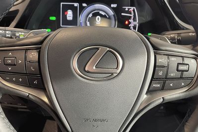 Lexus ES 300h Business Edition 2.5 E-CVT