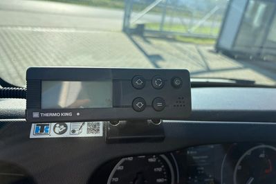Iveco Daily 70C18 Izoterma + Winda