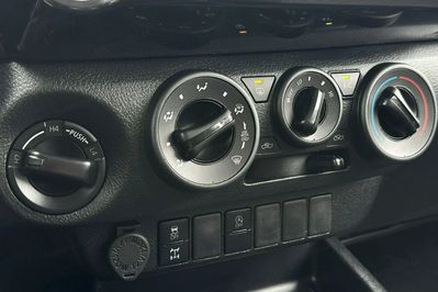 Toyota HiLux 2.4 d-4D Double Cab Dlx 4X4