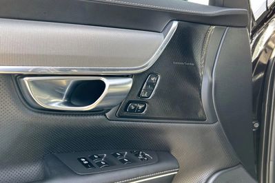 Volvo V90 T8 AWD Plug-In Hybrid R-Design