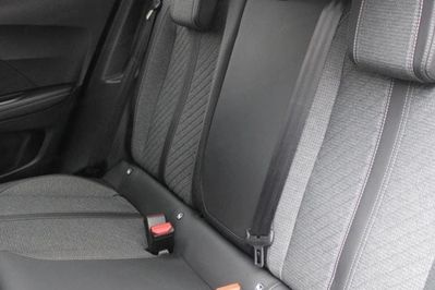 Peugeot 2008 1.2 PureTech Allure EAT8