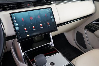 Land Rover Range Rover 4.4 V8 P530 Autobiography SWB