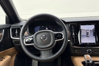 Volvo V90 T6 eAWD Plug-In Hybrid Plus Dark