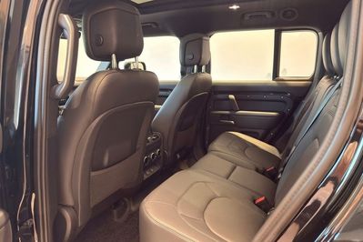 Land Rover Defender 130 3.0 D300 mHEV X-Dynamic SE