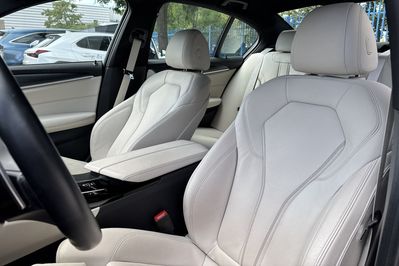 BMW Seria 5 520d xDrive M Sport