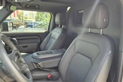 Land Rover Defender 90 D250 X-Dynamic SE