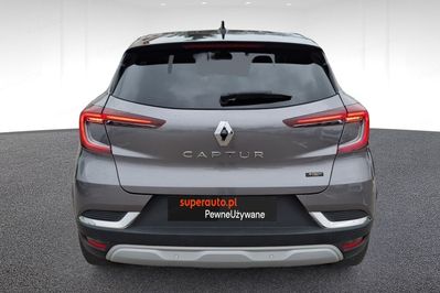 Renault Captur Techno Fast Track 1.6 E-tech Hybrid AT