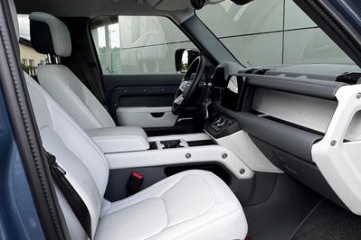 Land Rover Defender 110 D250 X-Dynamic HSE