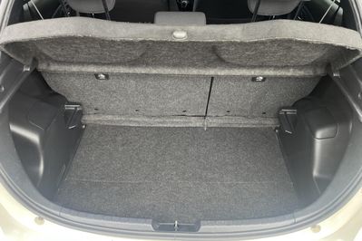 Toyota Yaris Hybrid 100 Selection