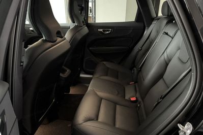 Volvo XC60 B5 B AWD Plus Dark aut