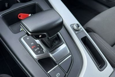 Audi A4 35 TFSI mHEV S Line S tronic