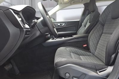 Volvo V60 T6 AWD Plug-In Hybrid Core