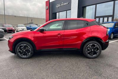 Alfa Romeo Junior Ibrida Q4